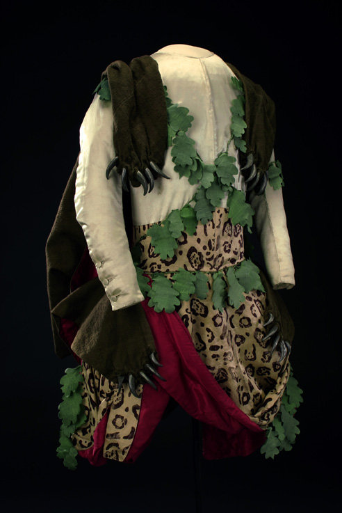 En vildes klädning. Hertig Karls dräkt, Dianas fest 1778, han uppträdde som faunernas anförare Nessus. LRK 29290.